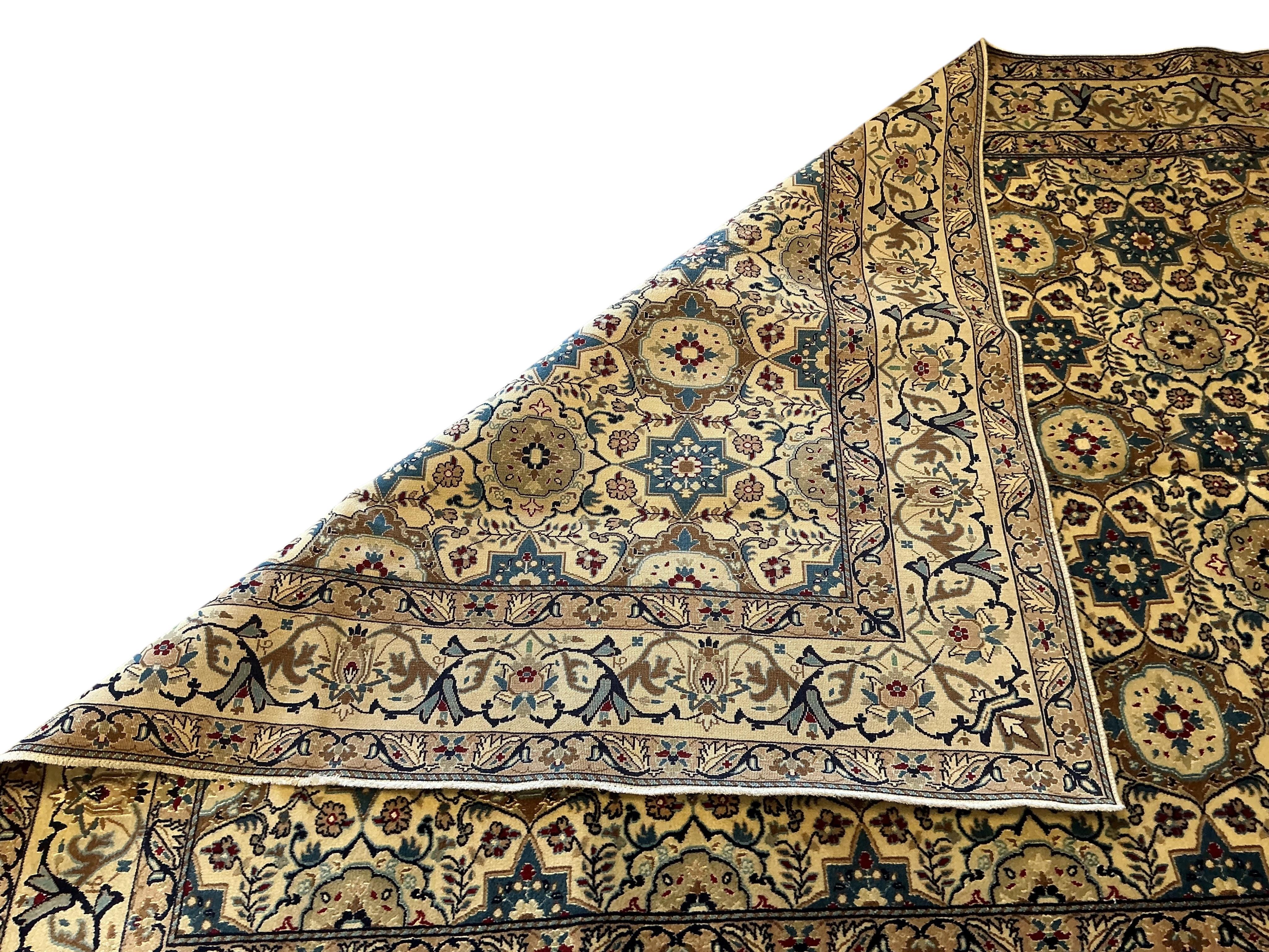 A Nain ivory ground carpet, 267 x 165cm